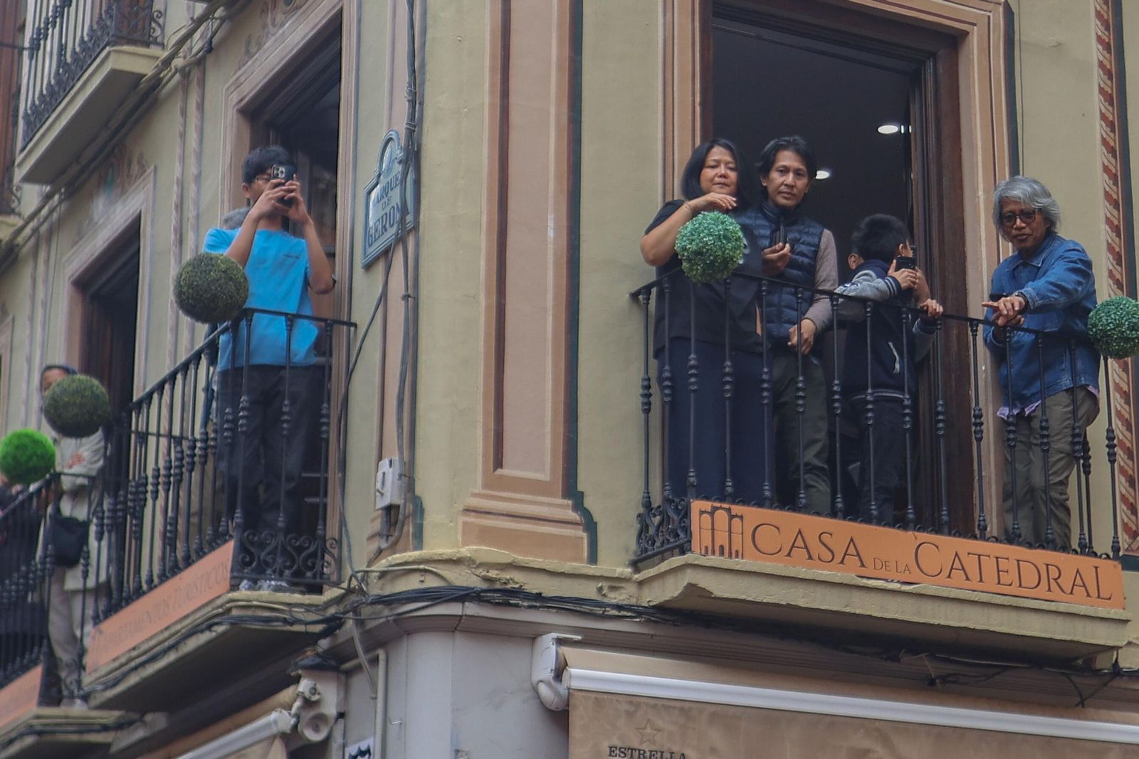Así vivió Granada la salida de la Hermandad del Cautivo