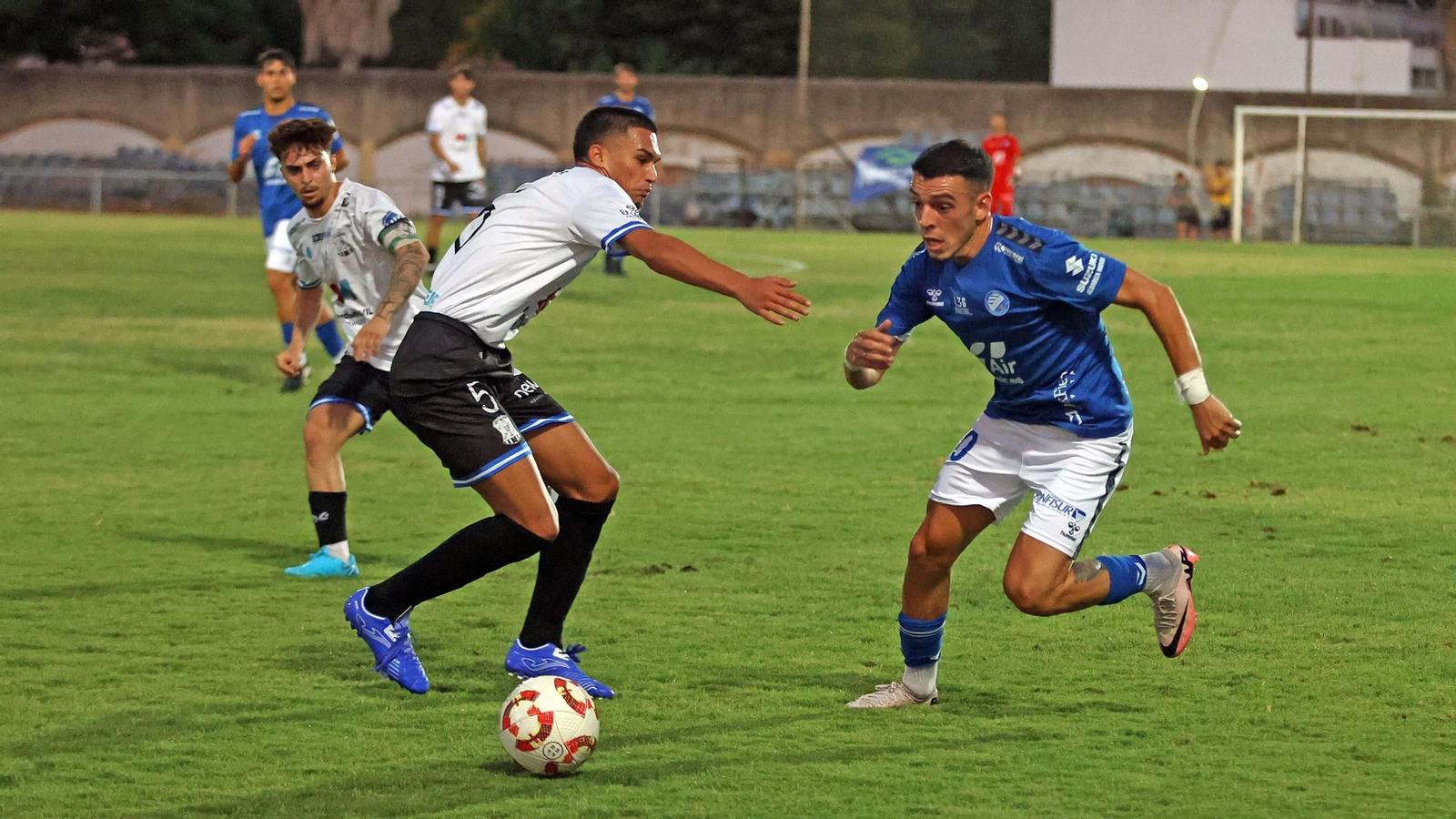 Imágenes del Trofeo de la Copa y la Venencia entre el Jerez Industrial y el Xerez DFC