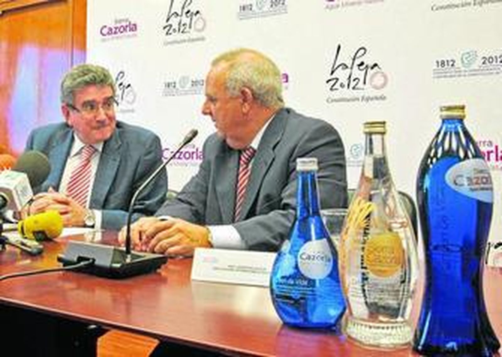 El presidente del Consorcio, Luis Pizarro, y José Luis Becedillas, responsable de Agua Sierra Cazorla.