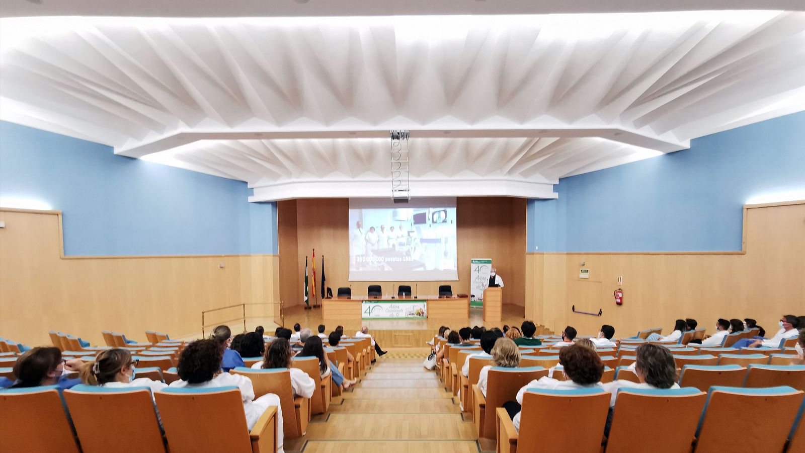 Una de las ponencias realizadas en esta jornada científica a cargo del jefe de Urología, Pedro Blasco