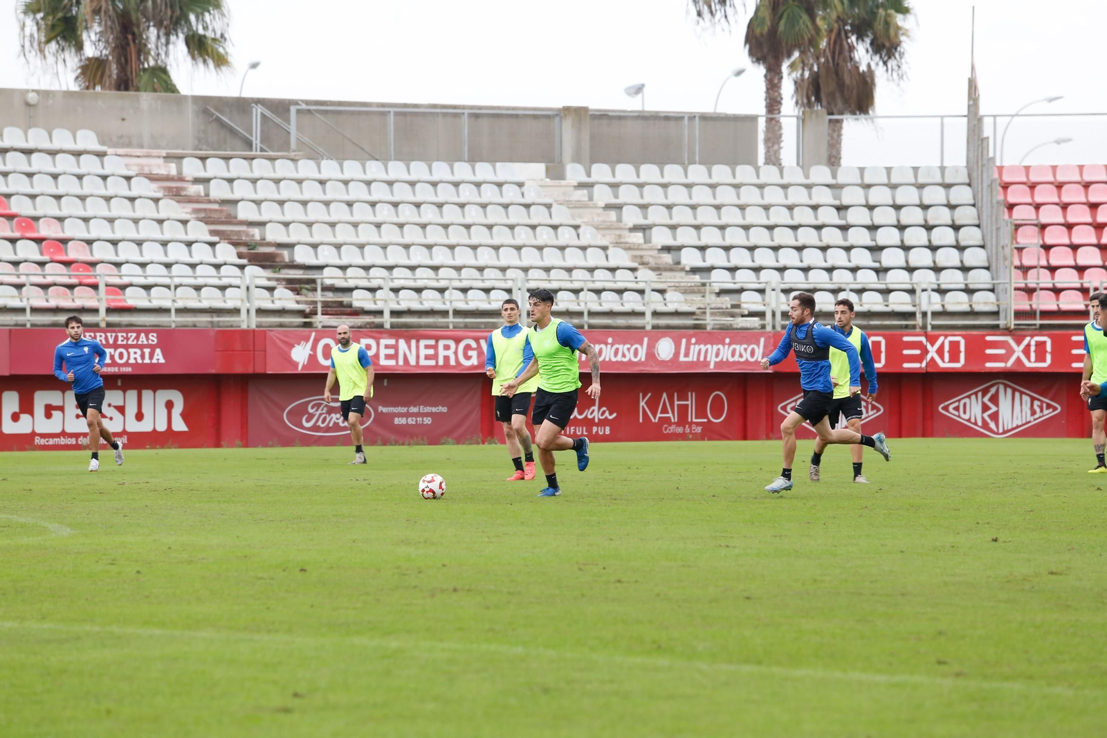 El entrenamiento del Algeciras CF antes de la visita al Recreativo de Huelva