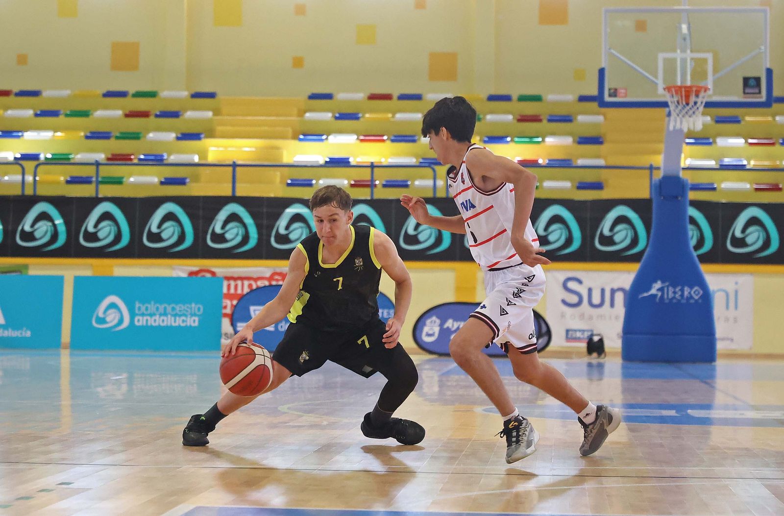 Imágenes de la jornada final del CADEBA infantil masculino de baloncesto en La Línea