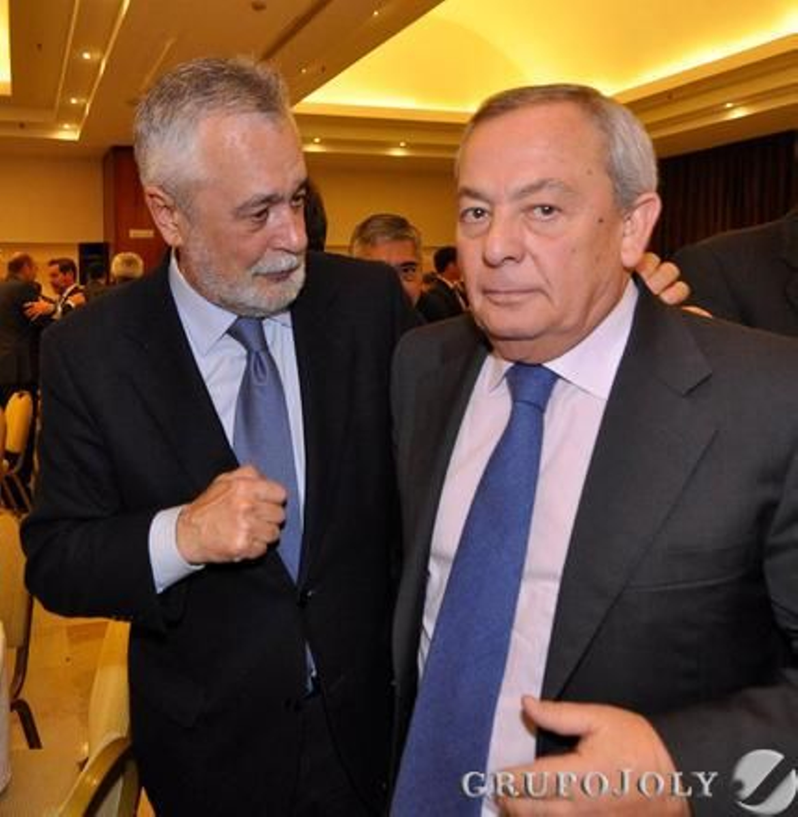 José Antonio Griñán y el ex ministro de Economía Carlos Solchaga.

Foto: Juan Carlos Vázquez / Belén Vargas/ Manuel Gómez
