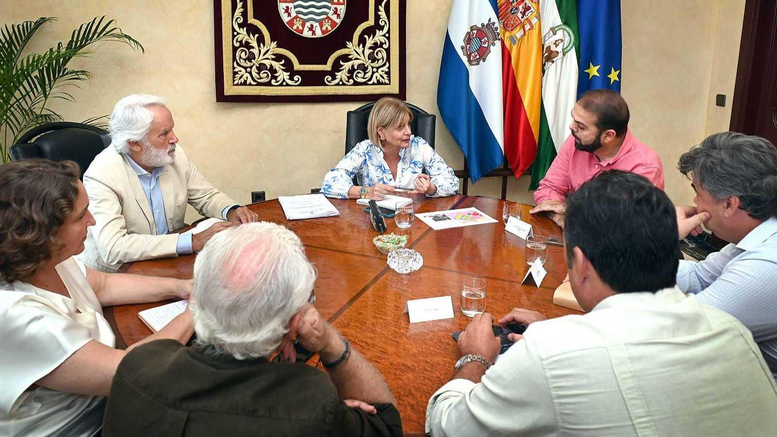 Reunión con los promotores de la nueva promoción de Pozoalbero.