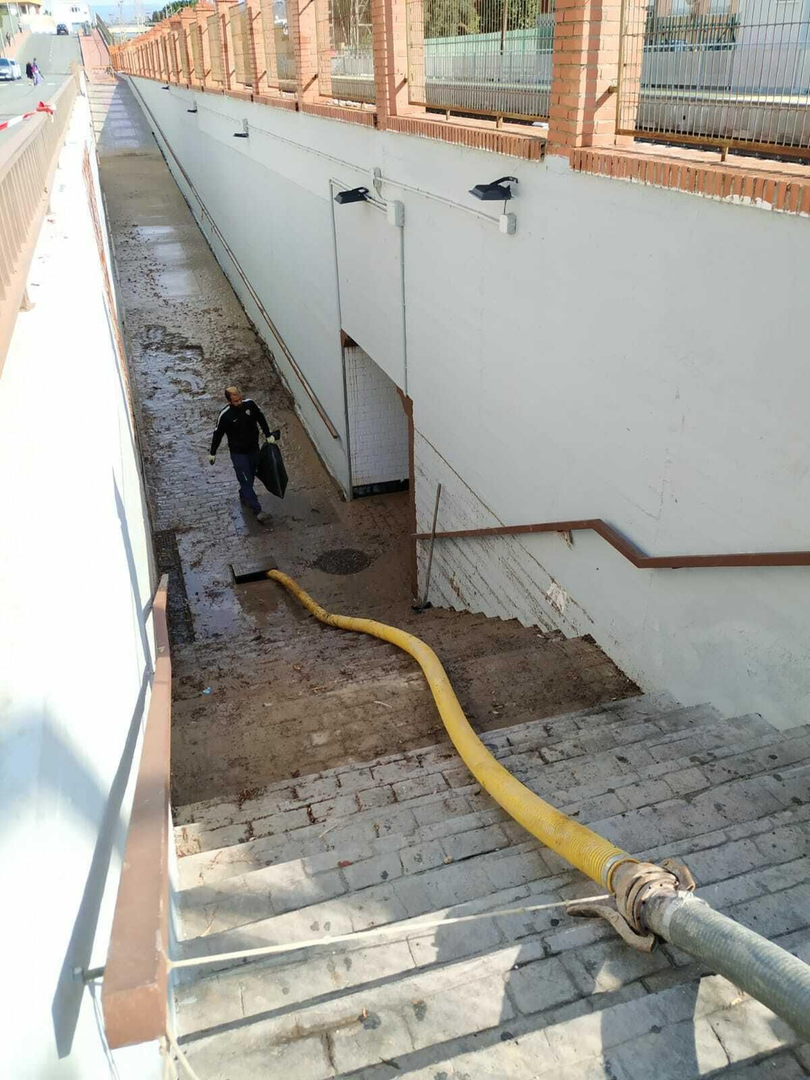 Trabajos en el paso subterráneo bajo la Estación de Huércal-Viator