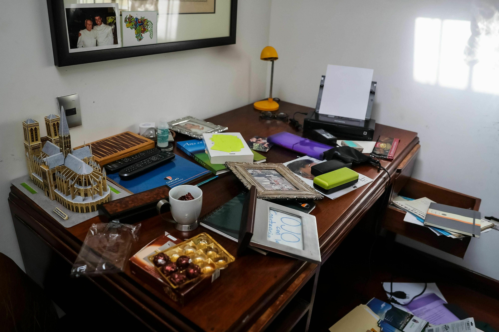 Interior de la casa del opositor Leopoldo López tras ser allanada y robada