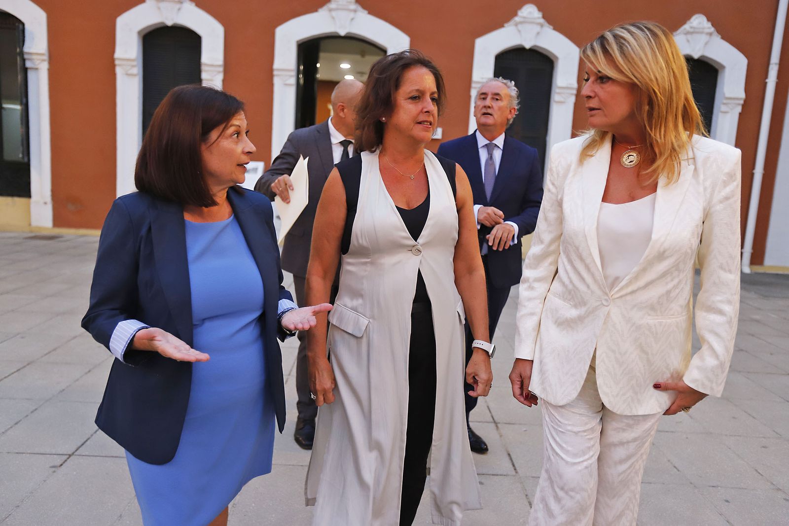 Imágenes de la toma de posesión institucional de la nueva Junta Directiva del Ilustre Colegio Oficial de Médicos de Huelva