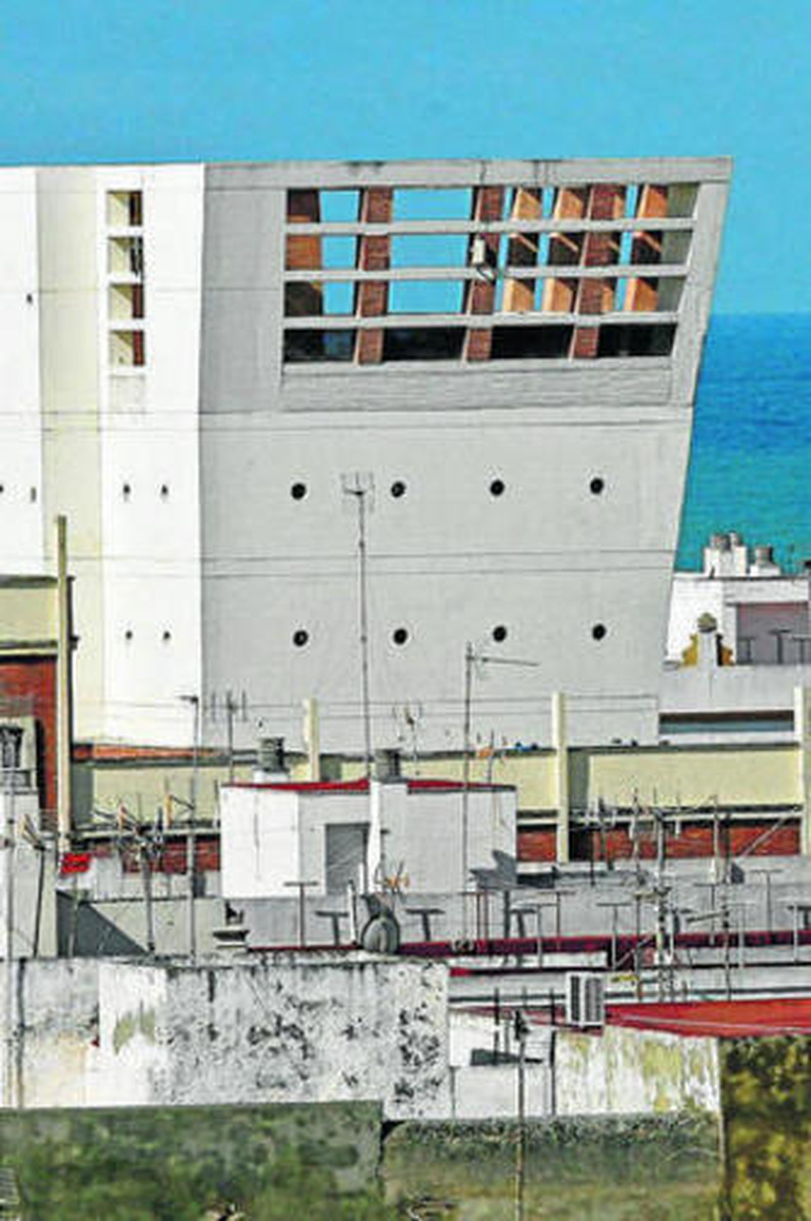 Imagen de la torre del Consorcio Tecnológico de Cádiz.