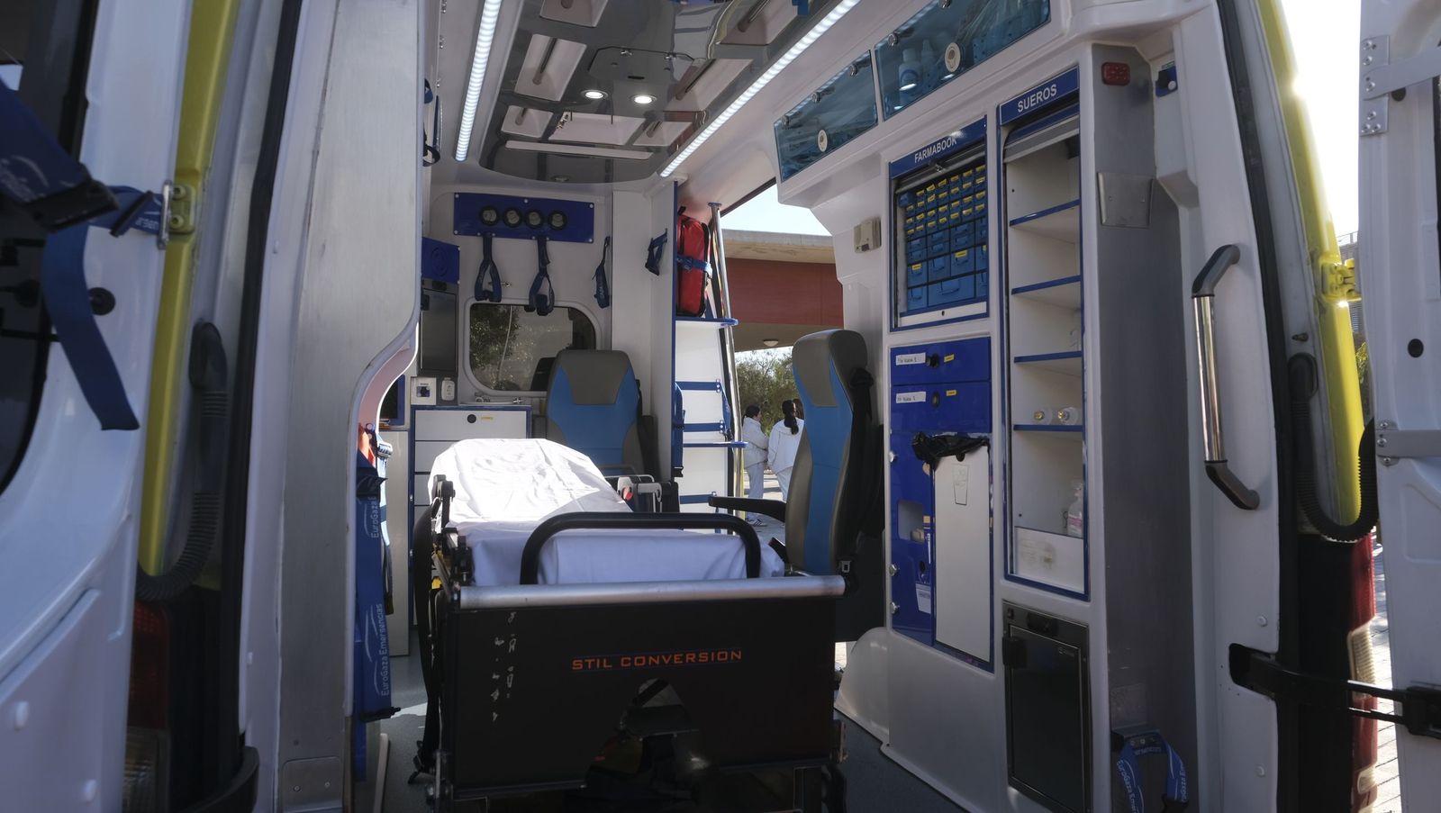 La Facultad de Ciencias de la Salud de la UAL suma a sus instalaciones una ambulancia didáctica