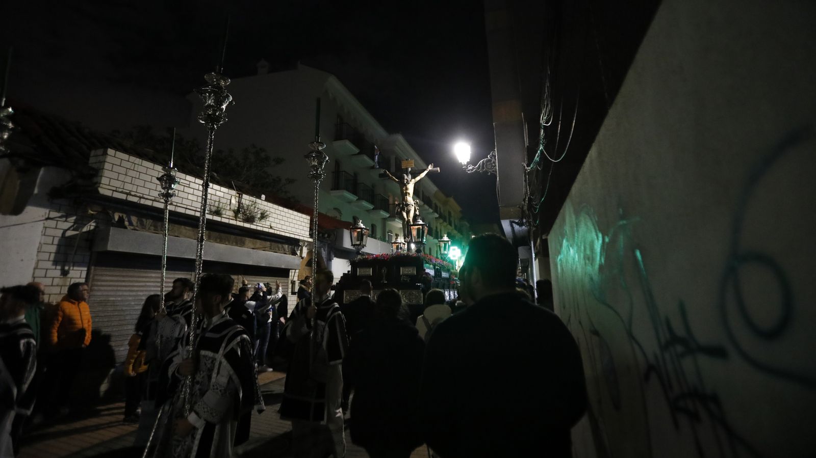 Fotos del Lunes Santo en La Línea: Cristo de la Esperanza y María Santísima de la Concepción (Silencio)