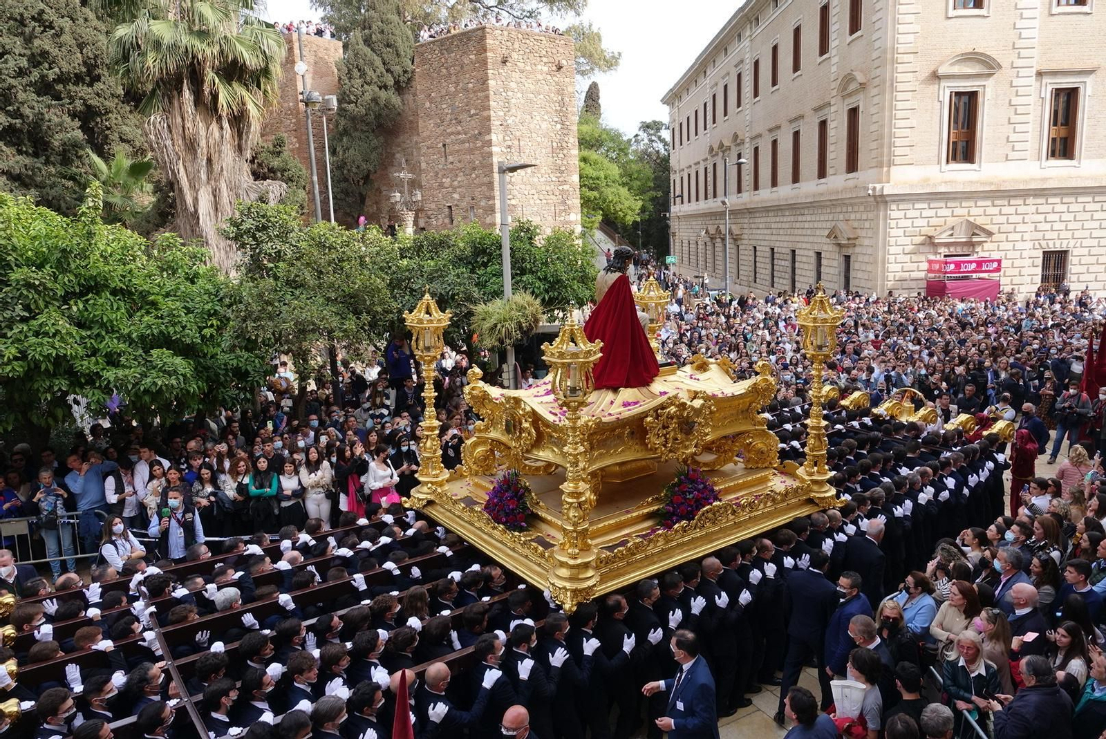 Las fotos de Estudiantes, en el Lunes Santo de Málaga
