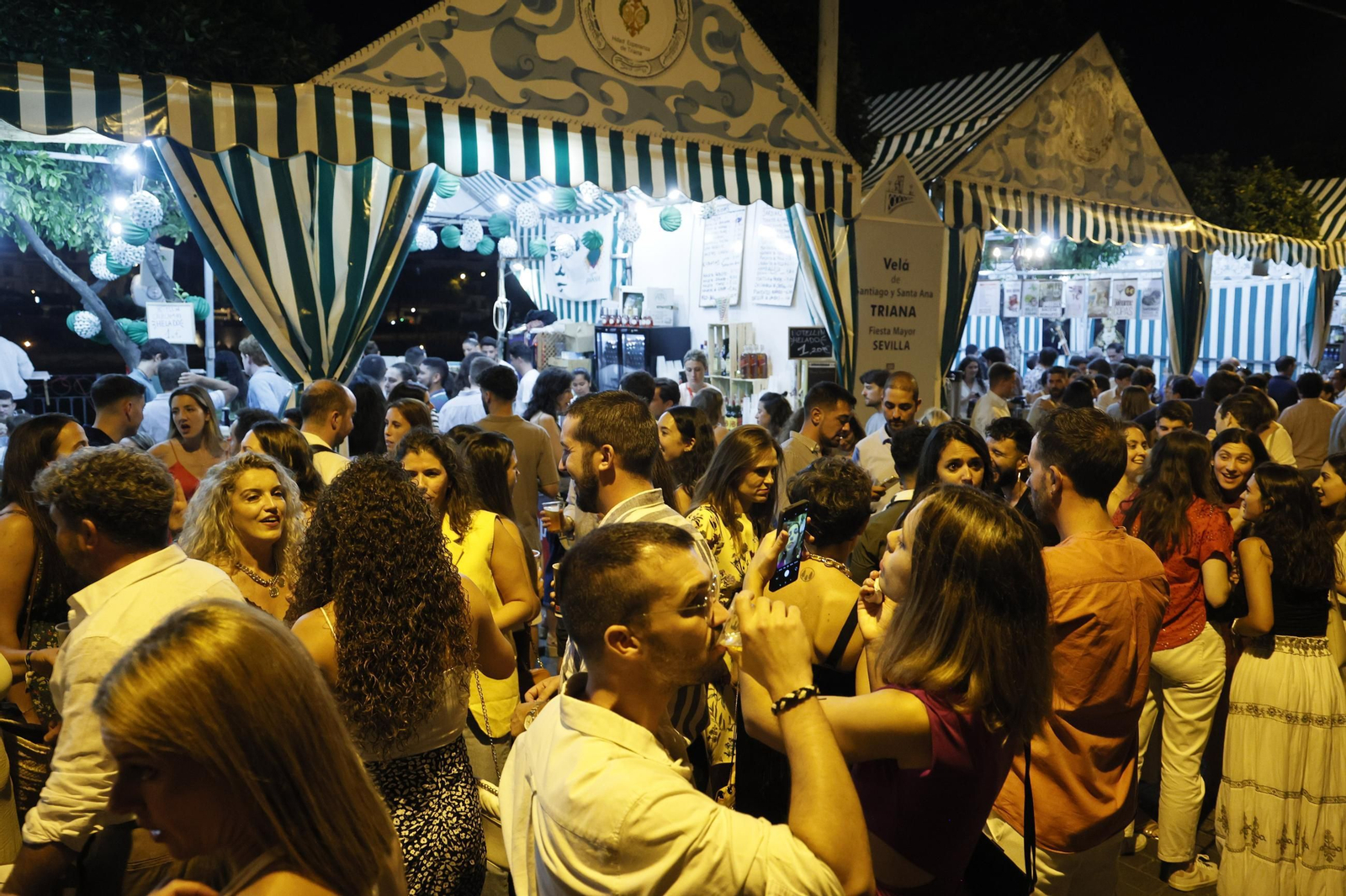 Las fotos de la primera noche de la Velá de Santa Ana