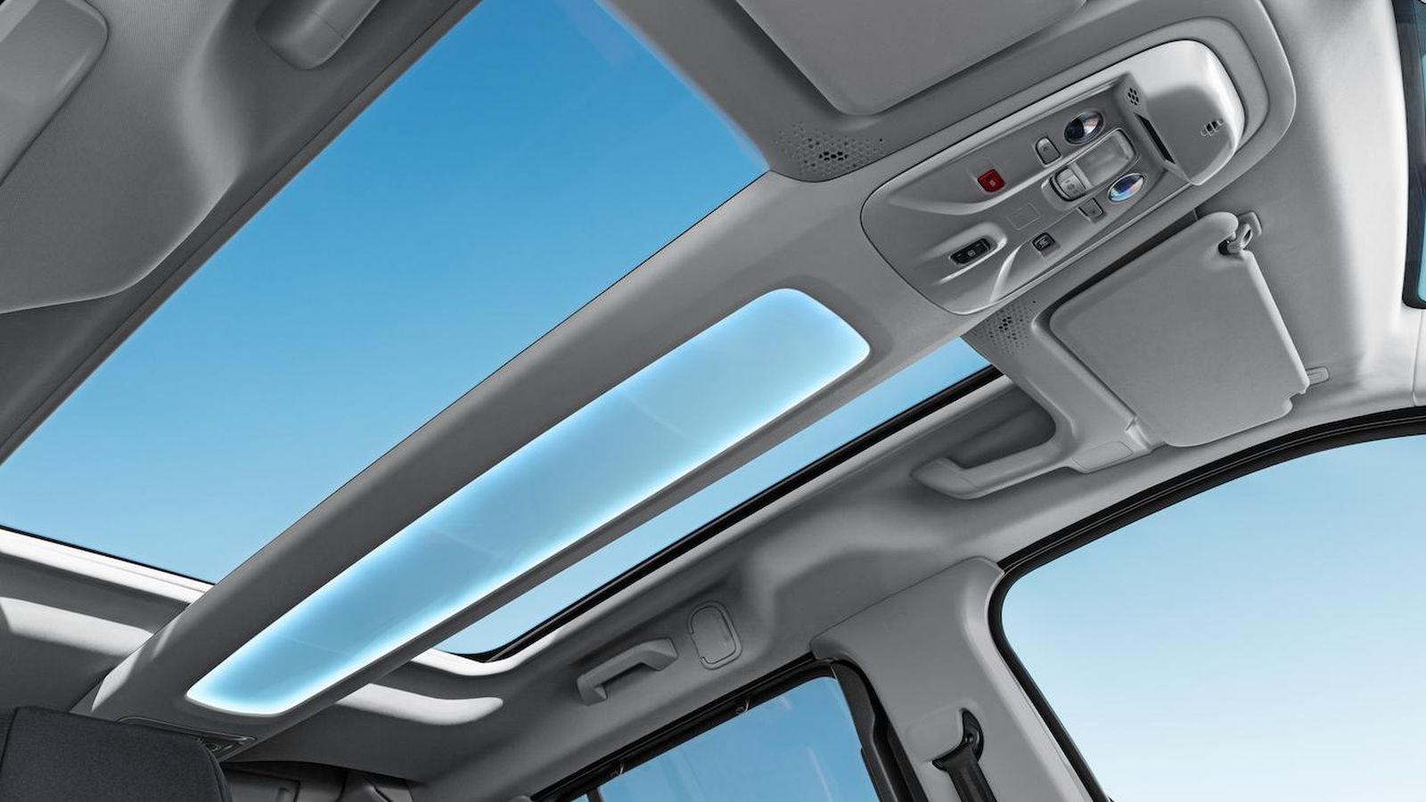 El Magic Top está entre los recursos del Dobló y permite disponer de una luminosidad extra gracias a este techo que se puede combinar con espacios de almacenamiento.