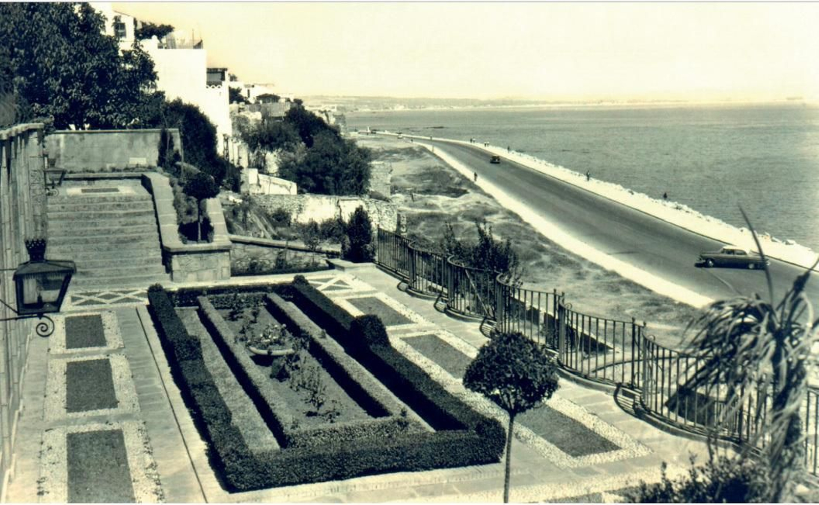 El Paseo Marítimo visto desde las Escalinata hacia 1957.