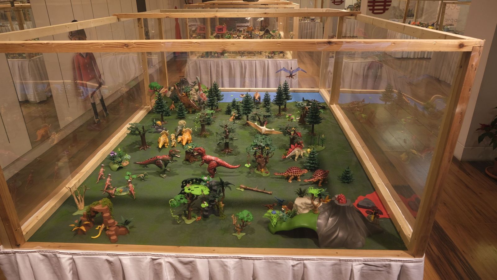 Exposición de Clicks de Playmobil contra el cáncer infantil, en fotos