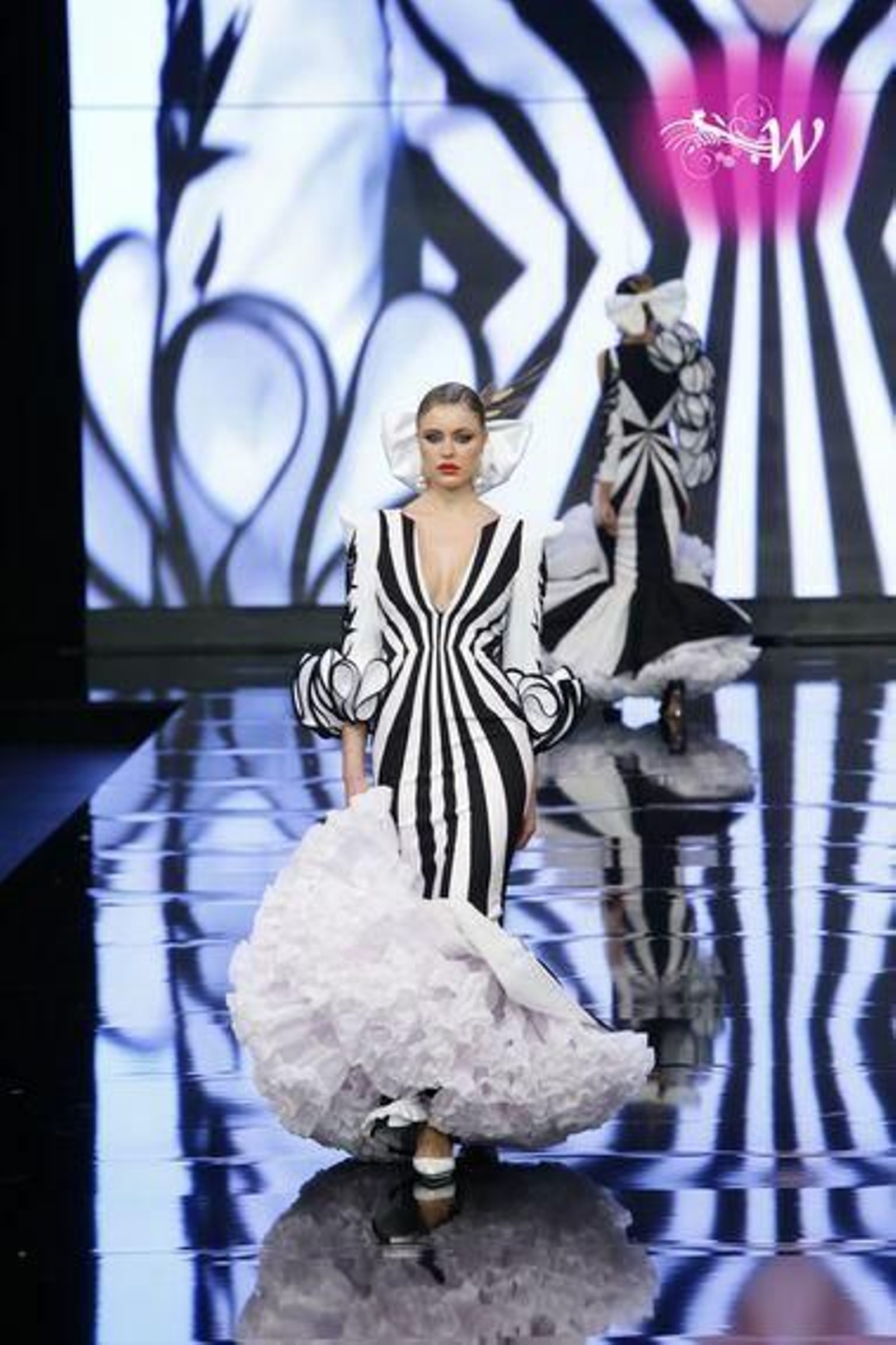 Así es la colección 2020 de flamenca de Ana Morón, todas las fotos del desfile en SIMOF