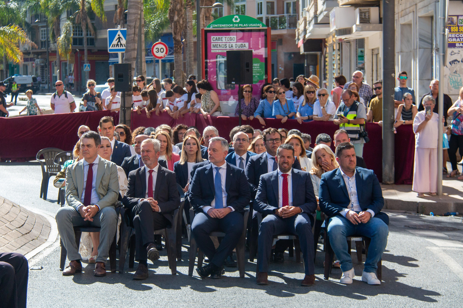 Así ha sido el acto de la dedicación nominativa de la fuente de la Avenida Salobreña a la Policía Nacional