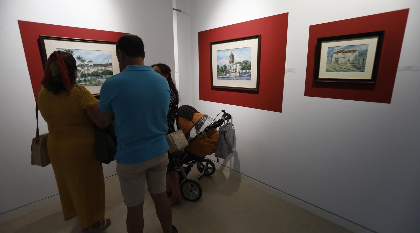 Fotos de la exposición de acuarelas y dibujos de Antonio Torremocha en La Línea