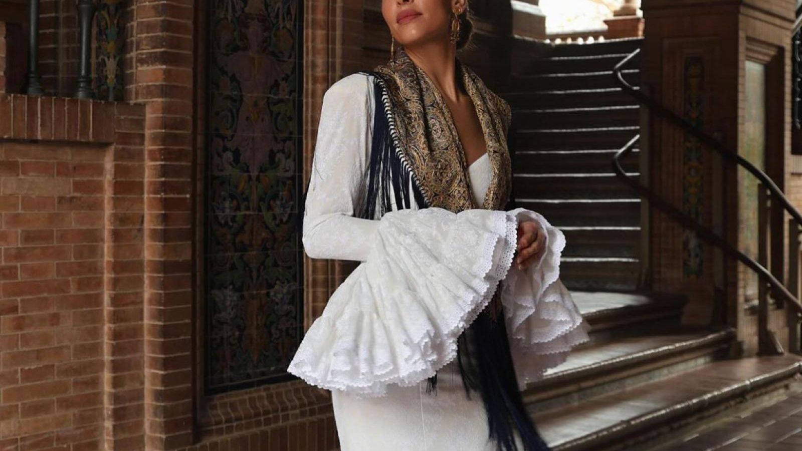 Rocío Osorno en traje de flamenca.