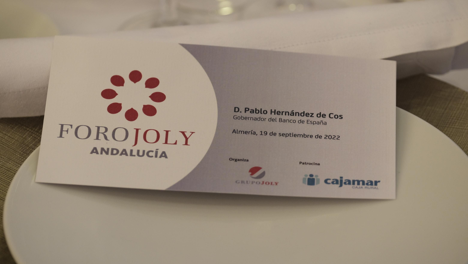 Imágenes del Foro Joly en Almería, con el Gobernador del Banco de España, Pablo Hernández de Cos