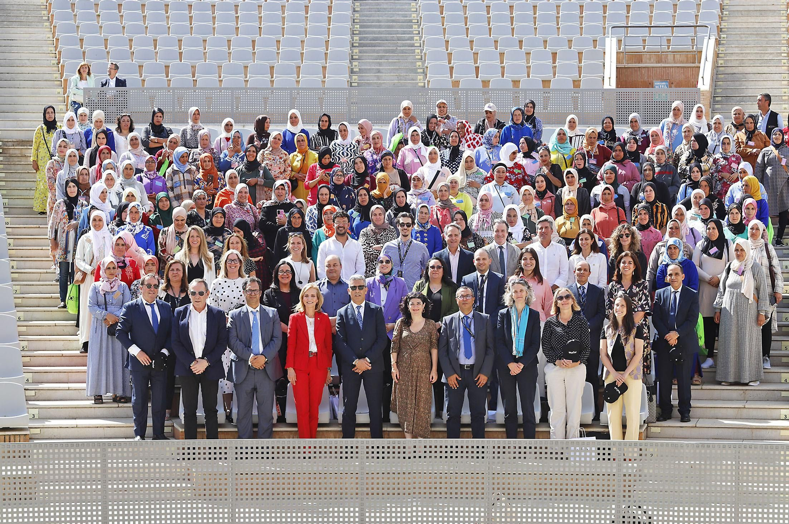 Imágenes de la entrega de los diplomas a las mujeres que han participado en el programa Wafira. Imágenes de la entrega de los diplomas a las mujeres que han participado en el programa Wafira.