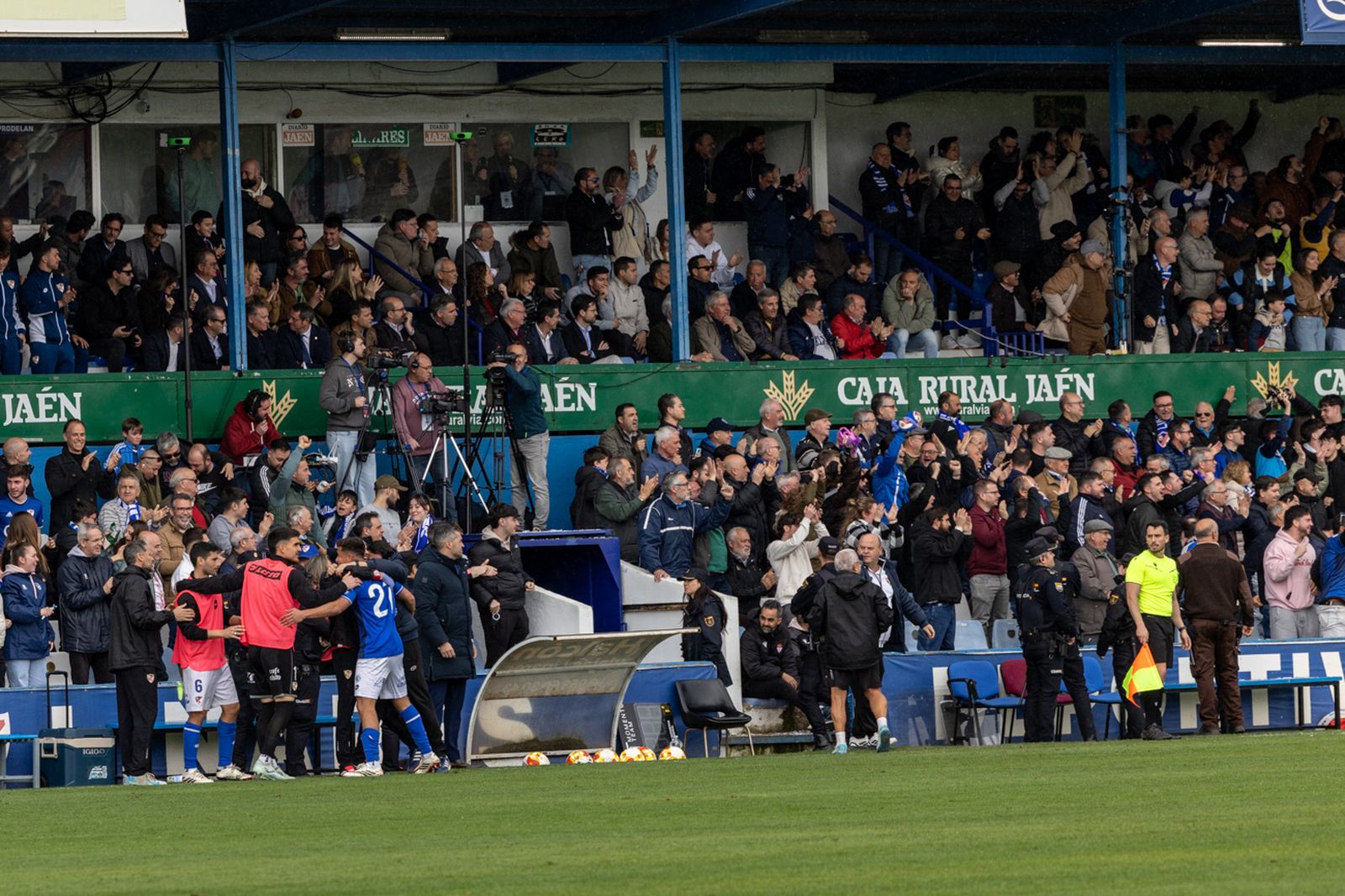 Las mejores imágenes del empate en el derbi entre Linares Deportivo y Real Jaén