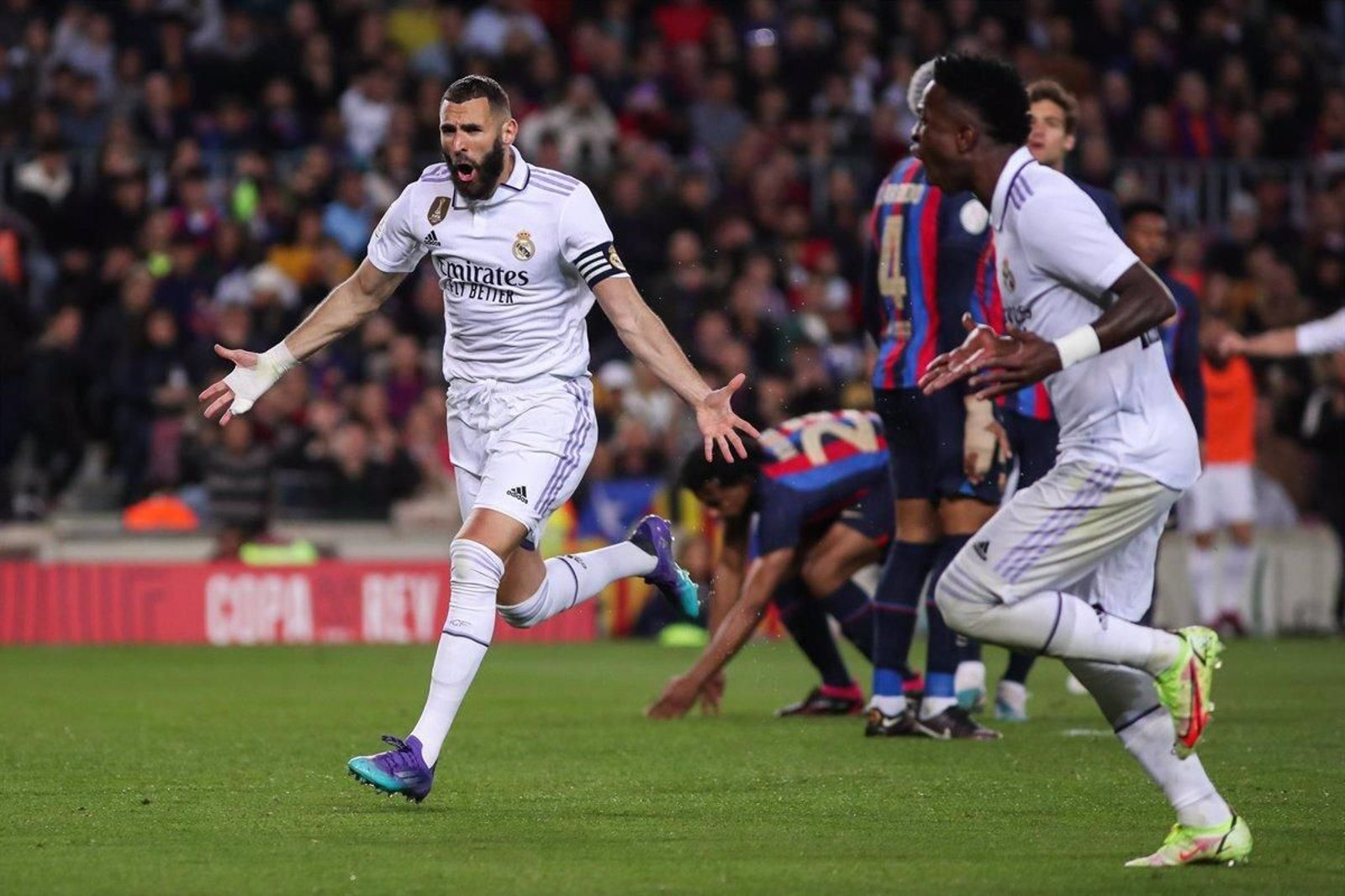 Benzema celebra uno de los tantos del 0-4 en el Nou Camp, lo más visto del mes de abril en TV