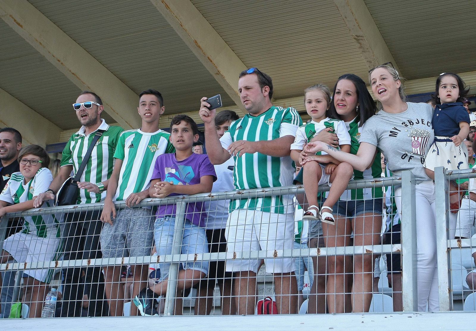 El amistoso Real Betis-Nottingham Forest, en imágenes