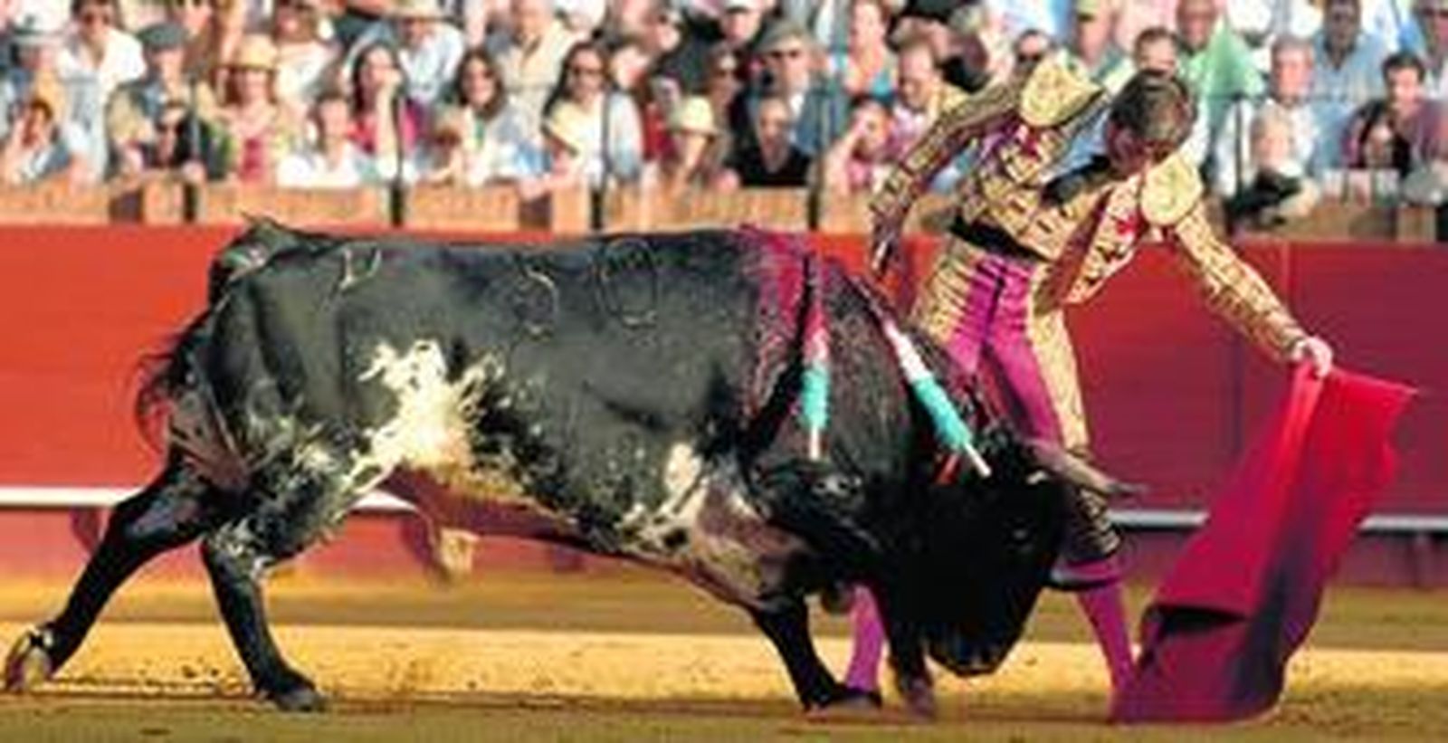 Juan José Padilla demostrando su calidad con la muleta.