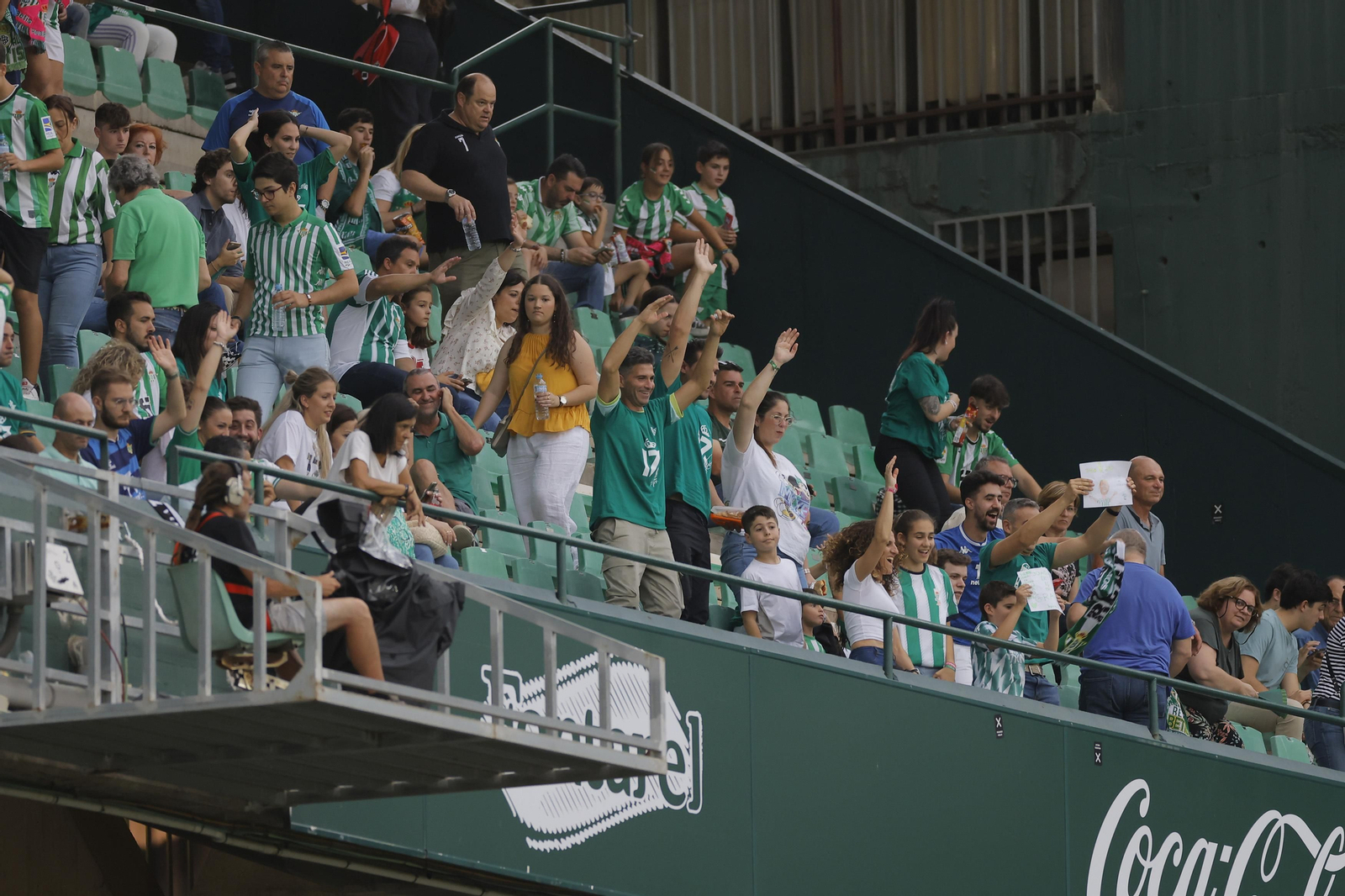 Búscate en las fotos de la despedida de Joaquín