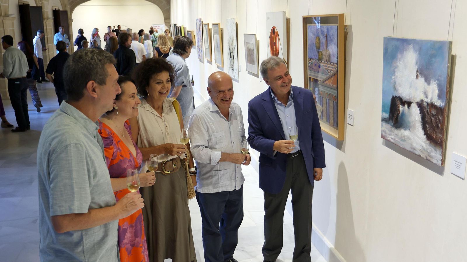Imágenes de la exposición 'Esencias que unen' a Haro y Jerez
