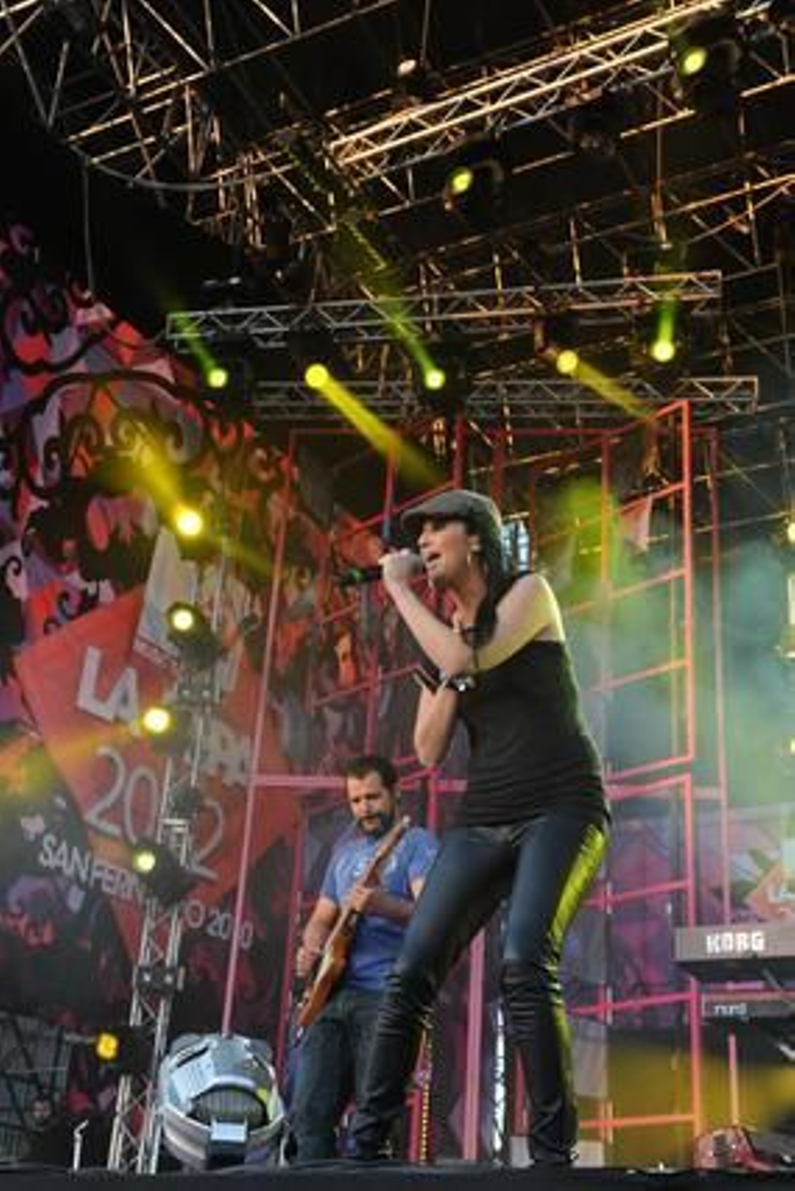 Miles de personas asisten al macroconcierto de la MTV en San Fernando. /Fotos: Rioja · Elías Pimentel