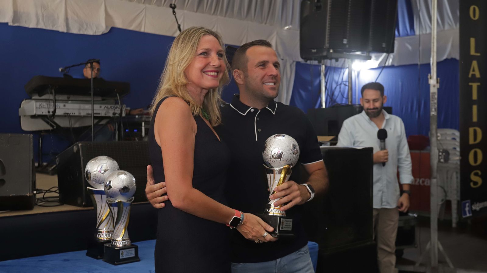 Fotos de la entrega de trofeos  de las competiciones de fútbol 7 para aficionados “Andrés Mateo” en Algeciras