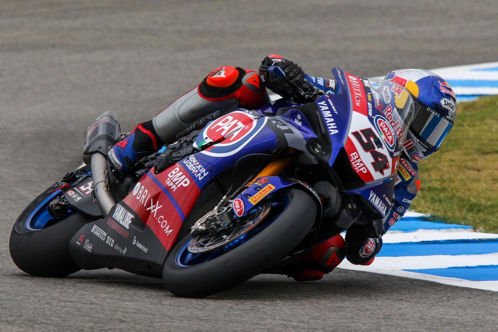 Toprak Razgatlioglu se ha hecho con la primera de las dos carreras de SBK.