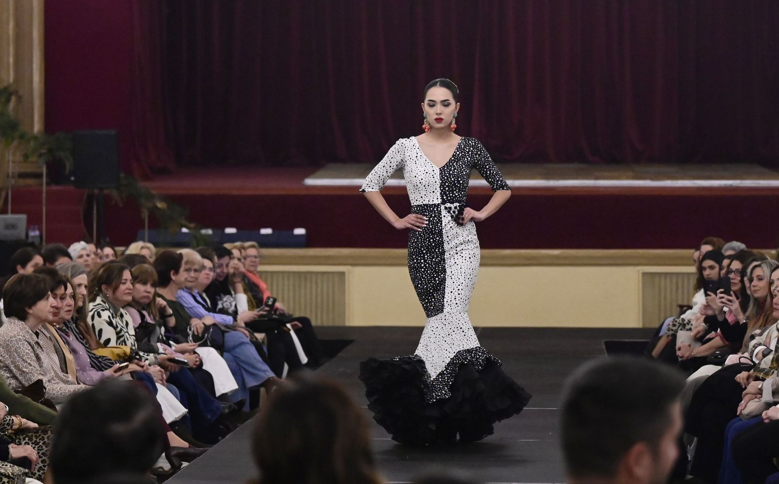 Moda flamenca solidaria con Sonrisa de Lunares en Córdoba