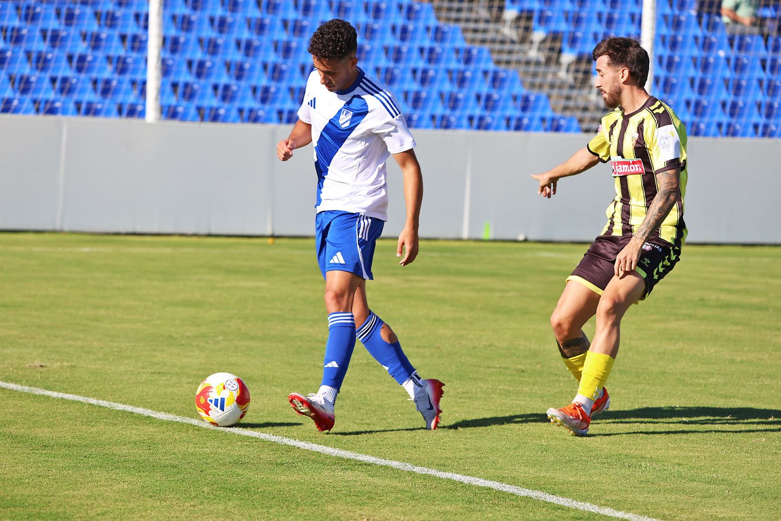 Atlético Onubense, San Roque y Bollullos inician la liga en casa.