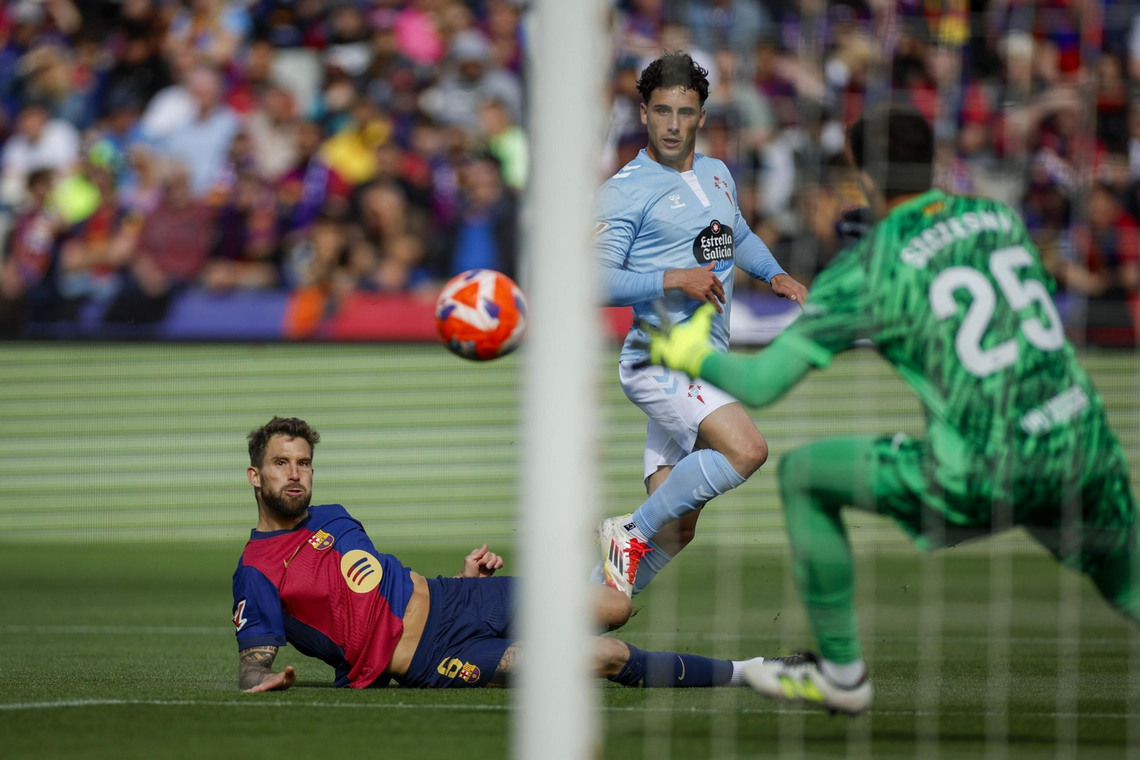 Barcelona-Celta: El malagueño Melero López, salpicado por la polémica