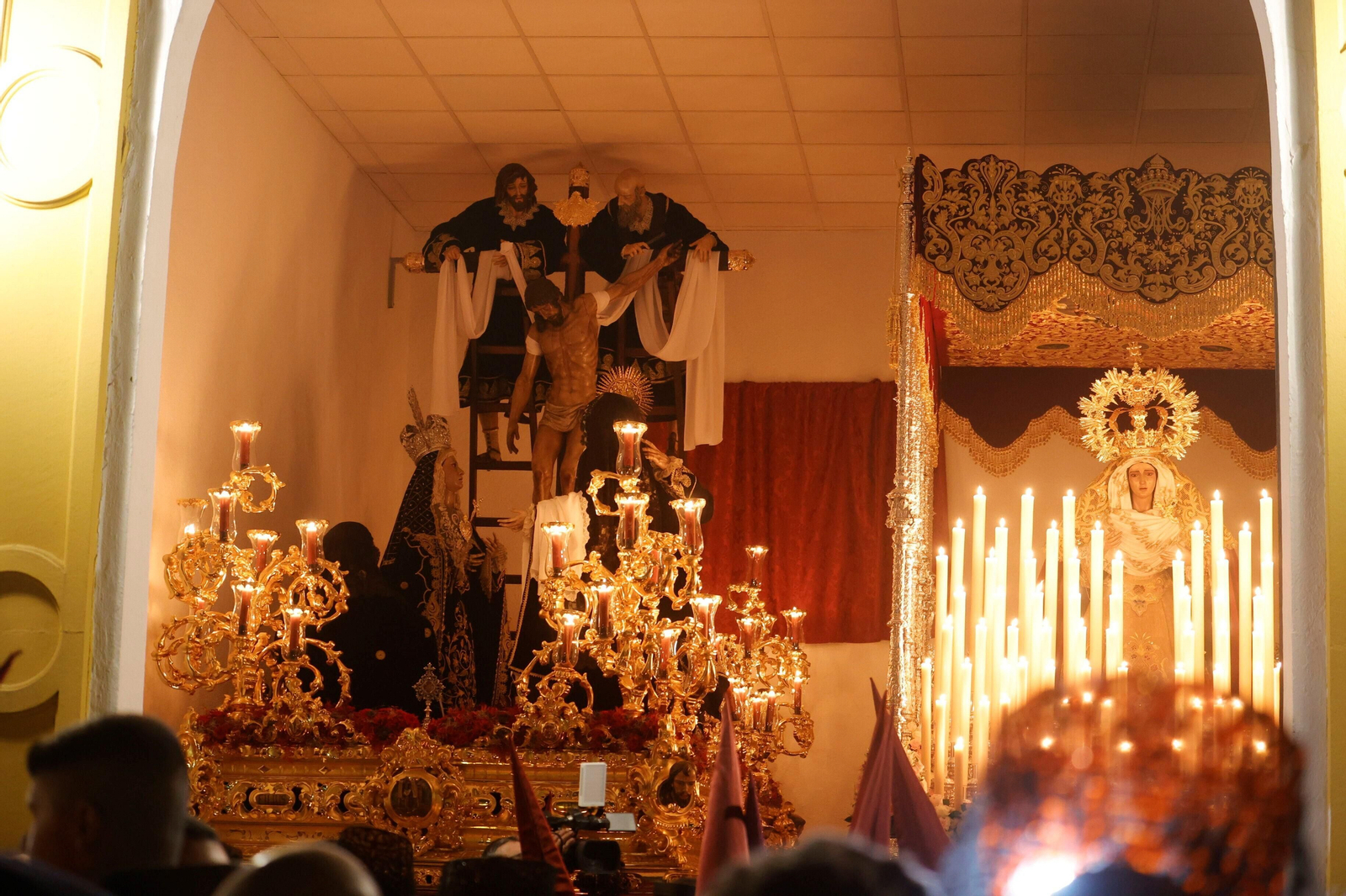 Las mejores imágenes de la hermandad del Descendimiento en este Viernes Santo de Córdoba