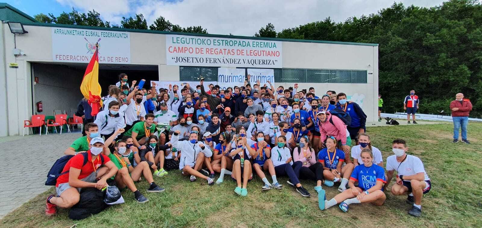 La delegación andaluza, vencedora de la Copa del Rey en Legutiano.