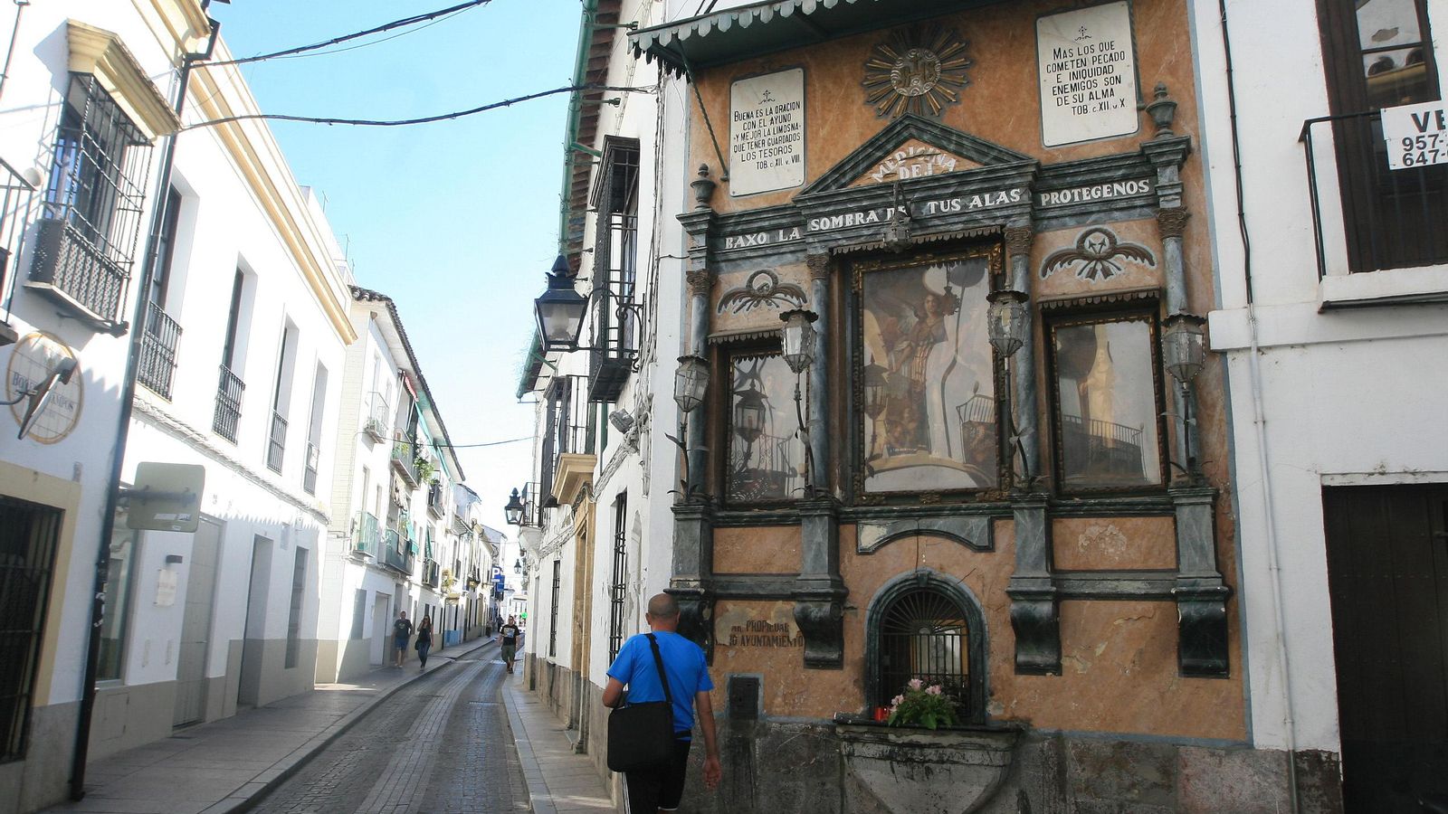 Altar dedicado a San Rafael entre las calles Candelería y Lineros. Altar dedicado a San Rafael entre las calles Candelería y Lineros.