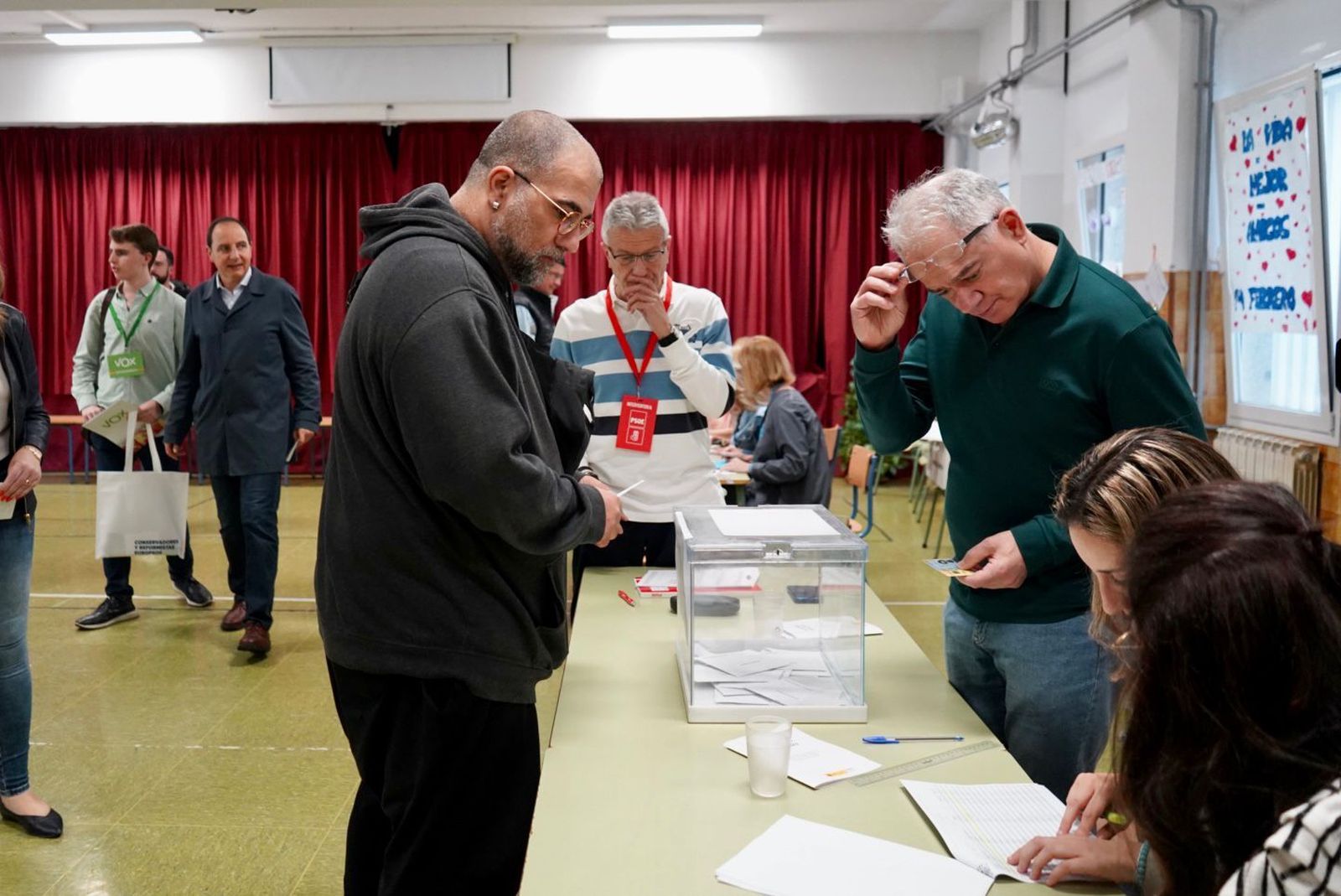 Fotos: así está votando Granada en el inicio de las elecciones municipales