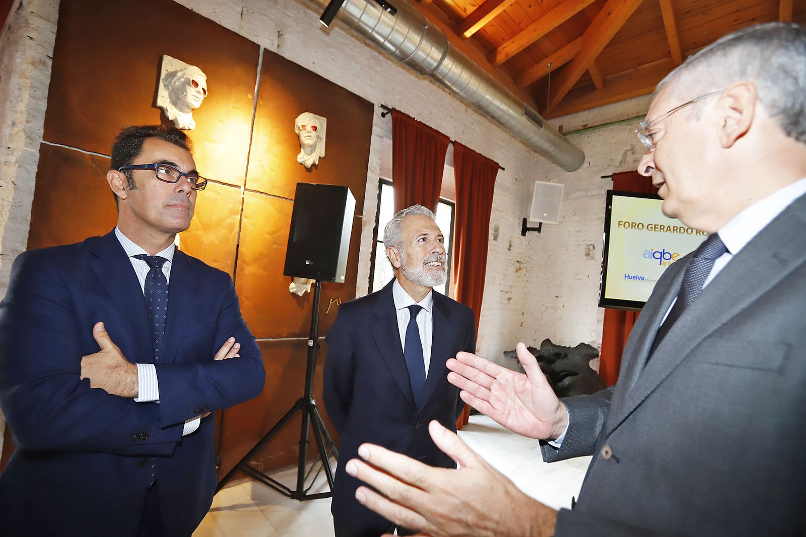 Imágenes de la recepción del Foro Gerardo Rojas de Huelva Información