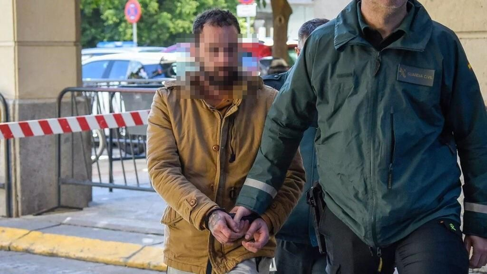 El presunto autor del crimen, tras ser detenido.