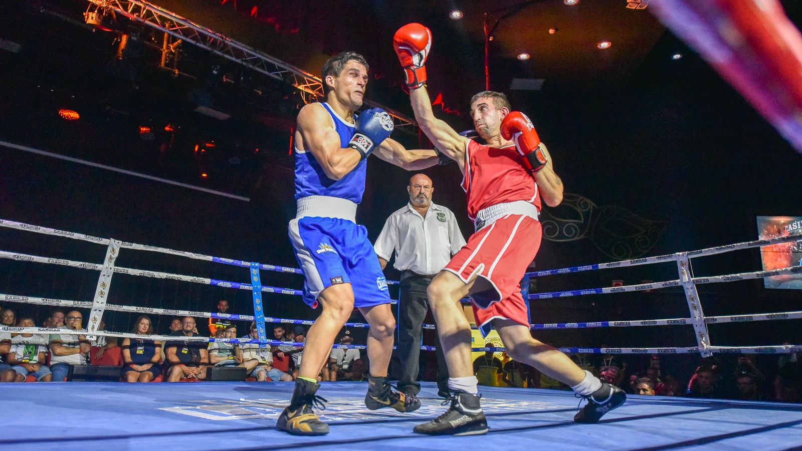 Fotos de la velada de boxeo del Don Príncipe en el casino de San Roque