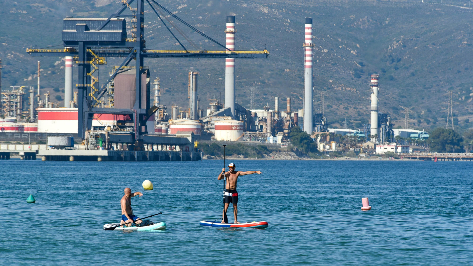 Fotos de la tarde en la playa del El Rinconcillo en plena ola de calor