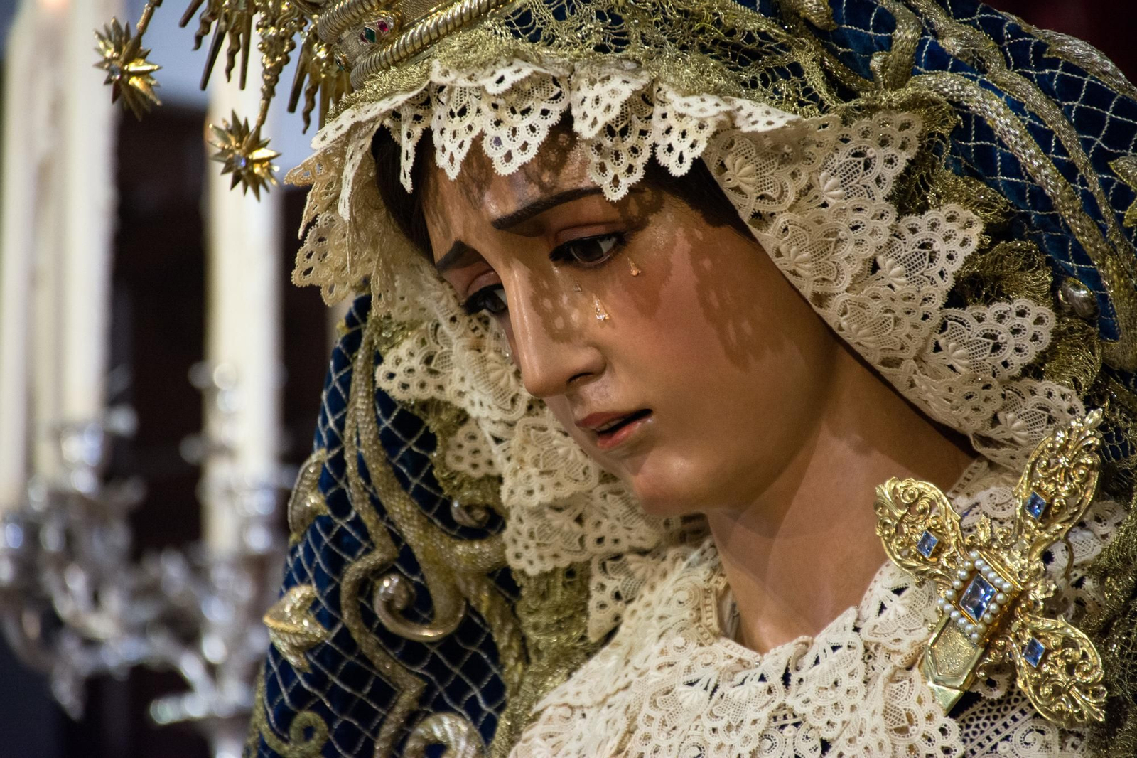 Perfiles de Domingo de Ramos en el besamanos de la Hiniesta