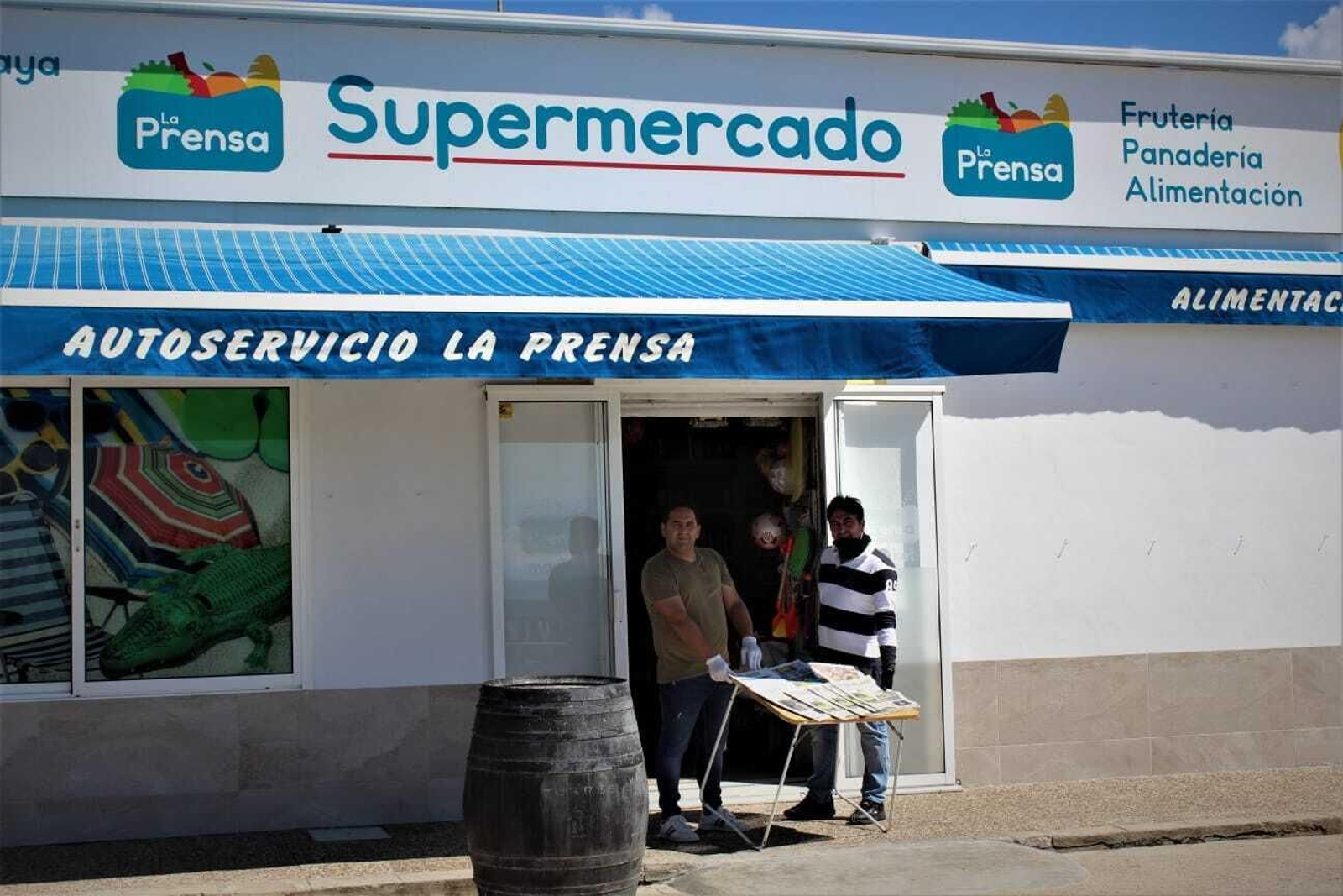 Las desérticas playas de Cádiz por el coronavirus, en imágenes