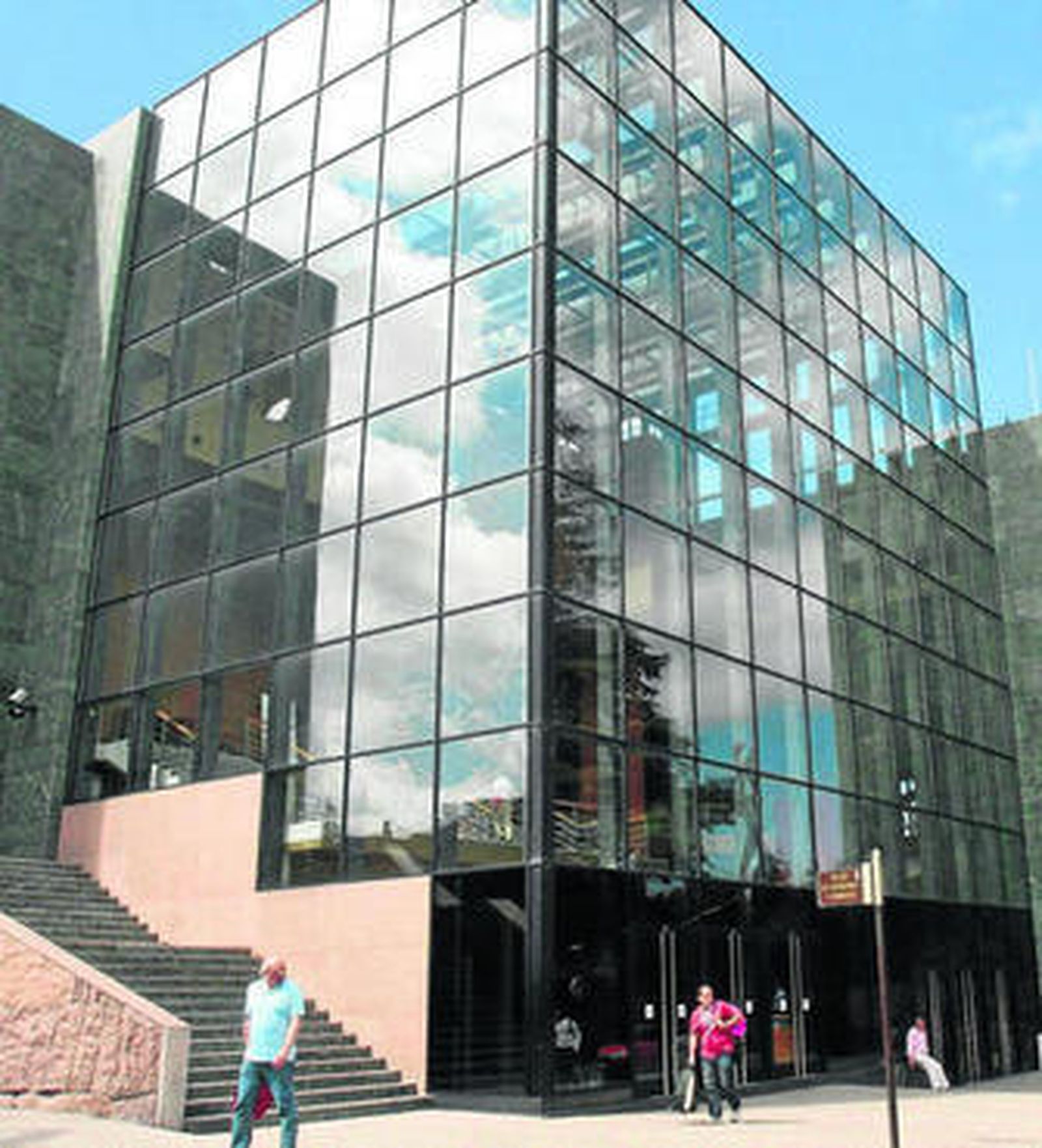 El turismo de congresos es uno de los más perjudicados por la escasez de comunicaciones.