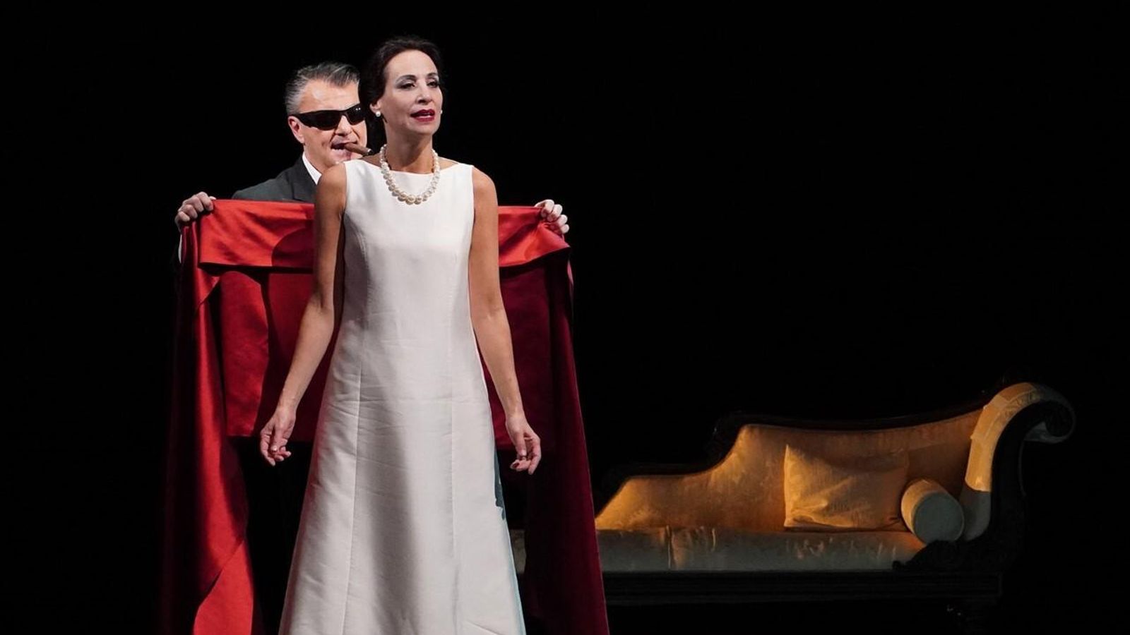 Antonio Comas y María Rey-Joly en 'Diva', dirigida por Albert Boadella.