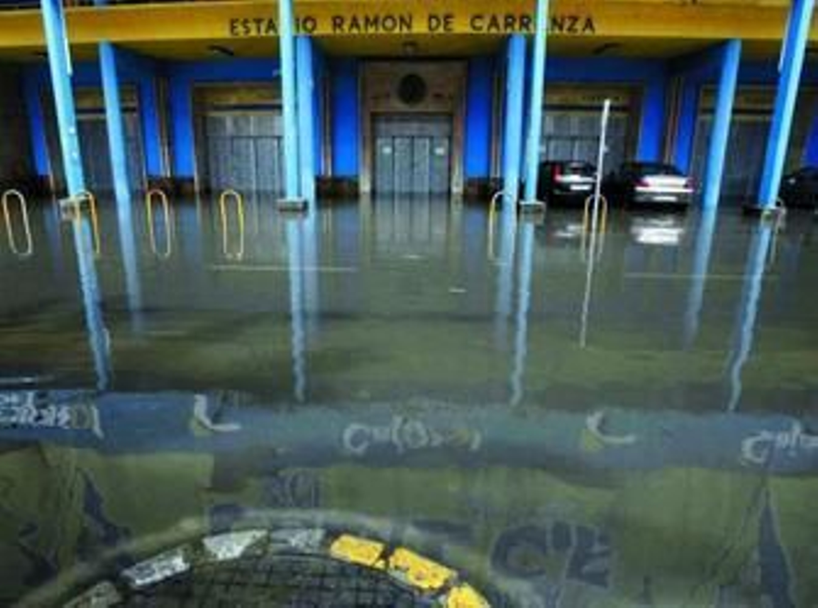 En la imagen, el aparcamiento del estadio Carranza.